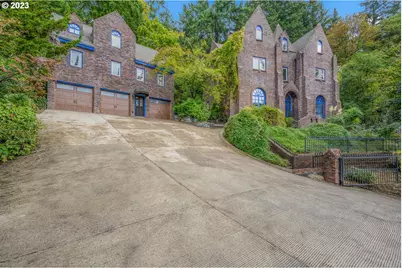 4224 SW Melville Ave, Portland, OR 97239 - Photo 1
