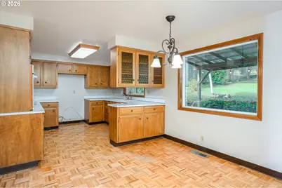 911 Huron Ct SE, Salem, OR 97302 - Photo 9