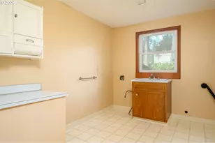 911 Huron Ct SE, Salem, OR 97302 - Photo 33