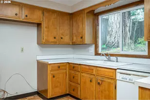 911 Huron Ct SE, Salem, OR 97302 - Photo 13