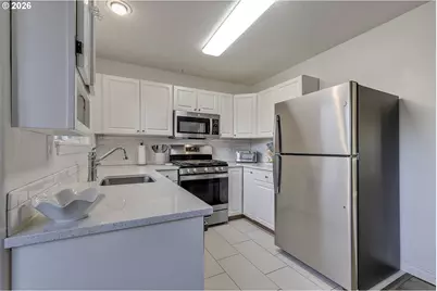 6223 N Yale St, Portland, OR 97203 - Photo 9