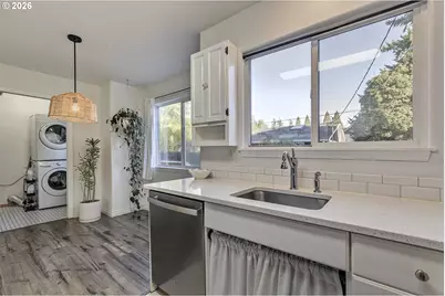 6223 N Yale St, Portland, OR 97203 - Photo 11