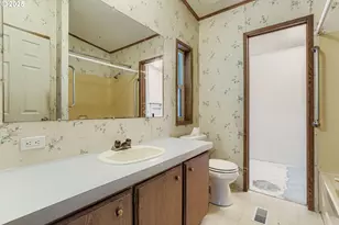 10400 SE Cook Ct, Milwaukie, OR 97222 - Photo 13