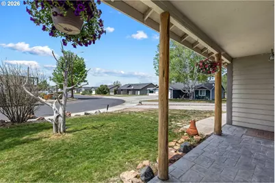 648 NE Cougar Loop, Prineville, OR 97754 - Photo 3