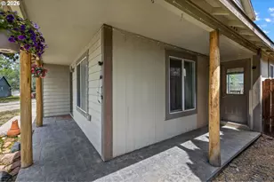 648 NE Cougar Loop, Prineville, OR 97754 - Photo 5