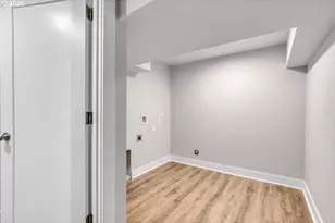 5007 SE Stark St, Portland, OR 97215 - Photo 39