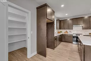 5007 SE Stark St, Portland, OR 97215 - Photo 19