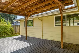 21414 SE Salmon St, Gresham, OR 97030 - Photo 35