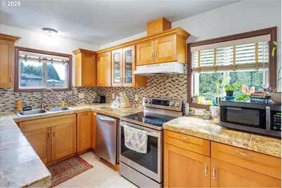 3170 Pennsylvania St, Longview, WA 98632 - Photo 11