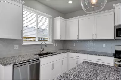 1456 Farmington Dr, Junction City, OR 97448 - Photo 5