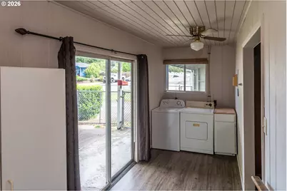 66 NW Cary St, Winston, OR 97496 - Photo 35