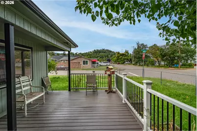 66 NW Cary St, Winston, OR 97496 - Photo 5