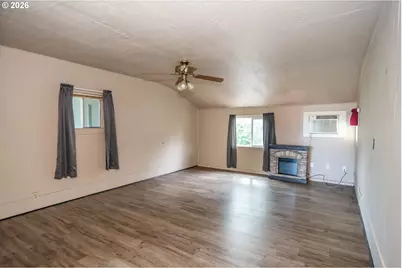 66 NW Cary St, Winston, OR 97496 - Photo 9