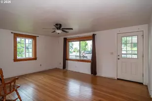 66 NW Cary St, Winston, OR 97496 - Photo 35