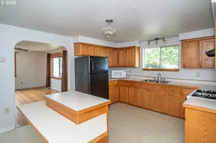 66 NW Cary St, Winston, OR 97496 - Photo 13