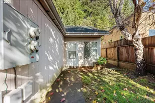 1298 Minnesota Ave, Coos Bay, OR 97420 - Photo 5