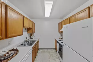 1298 Minnesota Ave, Coos Bay, OR 97420 - Photo 9