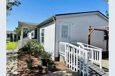 2438 Maia Loop, Springfield, OR 97477 - Photo 7