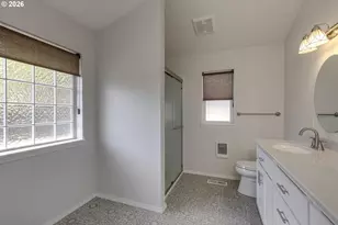 1964 NW Cottonwood Dr, McMinnville, OR 97128 - Photo 17