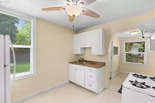 3236 SE Yamhill St, Portland, OR 97214 - Photo 9