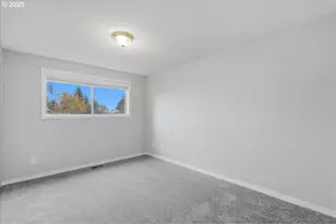 1371 NE Barnes Ct, Gresham, OR 97030 - Photo 25