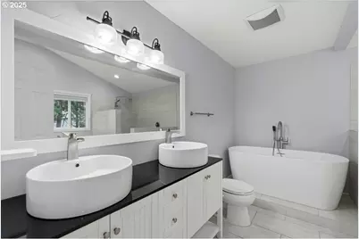 1371 NE Barnes Ct, Gresham, OR 97030 - Photo 21