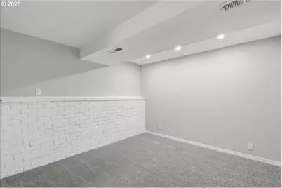 1371 NE Barnes Ct, Gresham, OR 97030 - Photo 31