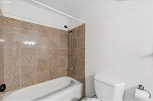 1371 NE Barnes Ct, Gresham, OR 97030 - Photo 27