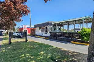 260 N 3rd St, Harrisburg, OR 97446 - Photo 1