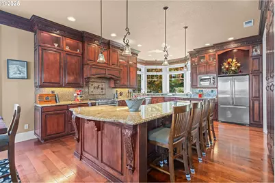 8438 Cascade Hwy, Silverton, OR 97381 - Photo 9