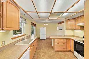 1232 S 12th St, Coos Bay, OR 97420 - Photo 7