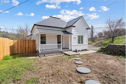 726 SW 22nd St, Pendleton, OR 97801 - Photo 1