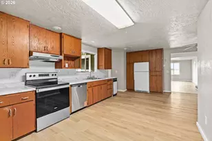 2082 Ohio St, Eugene, OR 97402 - Photo 9
