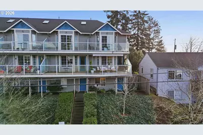 2760 E McLoughlin Blvd, Vancouver, WA 98661 - Photo 1