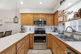 2760 E McLoughlin Blvd, Vancouver, WA 98661 - Photo 9