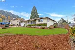 1010 W Luellen Dr, Roseburg, OR 97471 - Photo 3