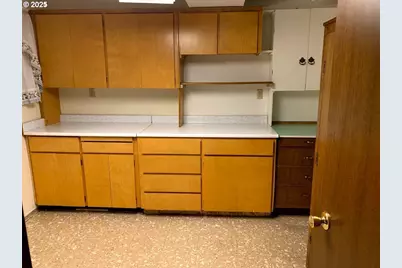 5325 NW 137th Ave, Portland, OR 97229 - Photo 9