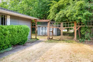 29476 NE Pheasant Ave, Corvallis, OR 97333 - Photo 35