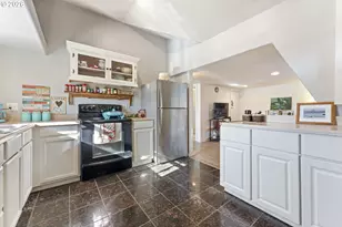 1148 Minnesota Ave, Coos Bay, OR 97420 - Photo 13