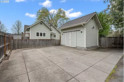 646 B St, Springfield, OR 97477 - Photo 37