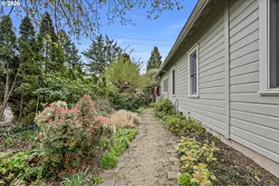 646 B St, Springfield, OR 97477 - Photo 43