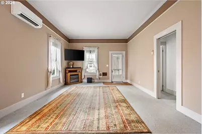 646 B St, Springfield, OR 97477 - Photo 9