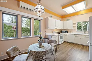 646 B St, Springfield, OR 97477 - Photo 19