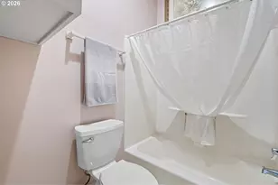 646 B St, Springfield, OR 97477 - Photo 13