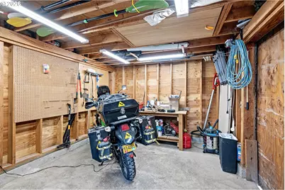 646 B St, Springfield, OR 97477 - Photo 39