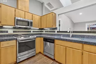 5118 NE Jarrett St, Portland, OR 97218 - Photo 9