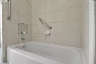 12631 SE Market St, Portland, OR 97233 - Photo 11