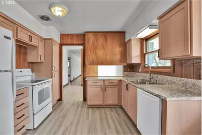 12631 SE Market St, Portland, OR 97233 - Photo 7