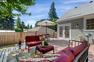 8100 SW Locust St, Portland, OR 97223 - Photo 41
