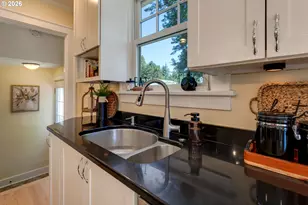 8100 SW Locust St, Portland, OR 97223 - Photo 13